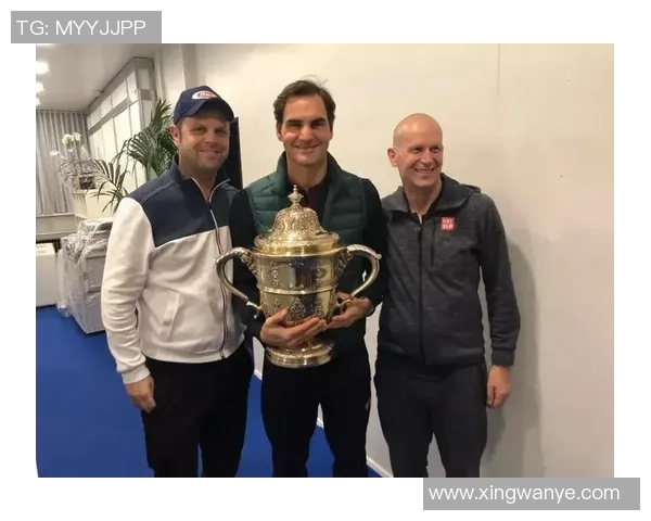 足球明星捧杯瞬间定格荣耀时刻展现无尽激情与梦想成真